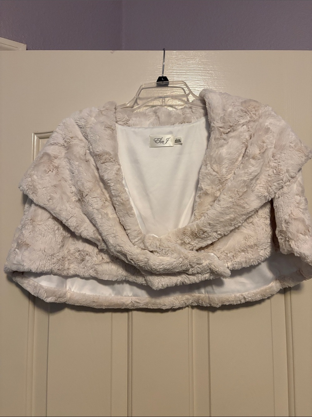 Eliza J Soft Ivory Faux Fur Capelet